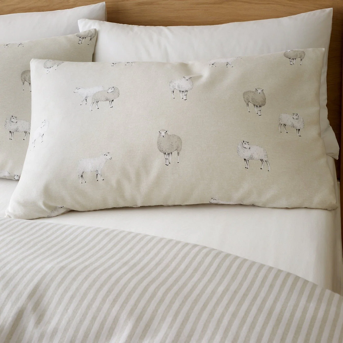 Catherine Lansfield Brushed Cotton Sheep Reversible Duvet Cover Set - Double - Image 2