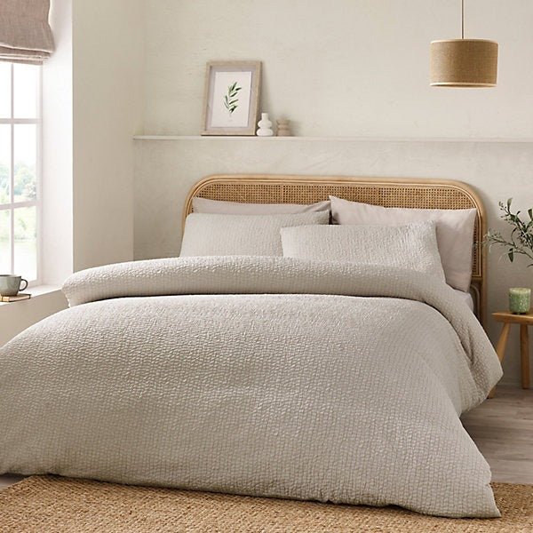 Catherine Lansfield Crinkle Seersucker Duvet Cover Set – Super King