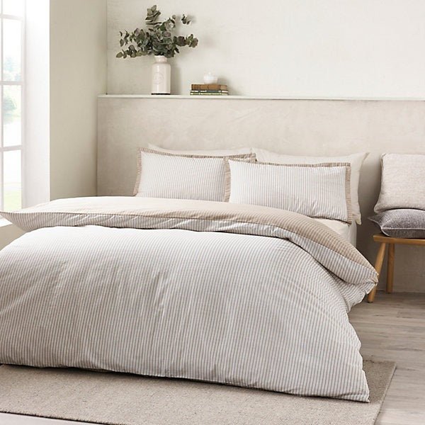 Catherine Lansfield Oxford Pinstripe Reversible Duvet Cover Set – Natural (King)