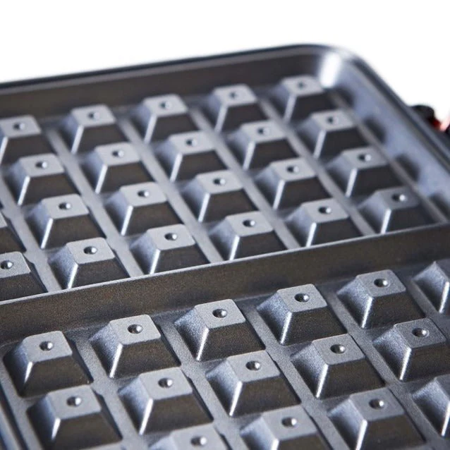 Global Gizmos Dual Waffle Maker – Red - Image 6