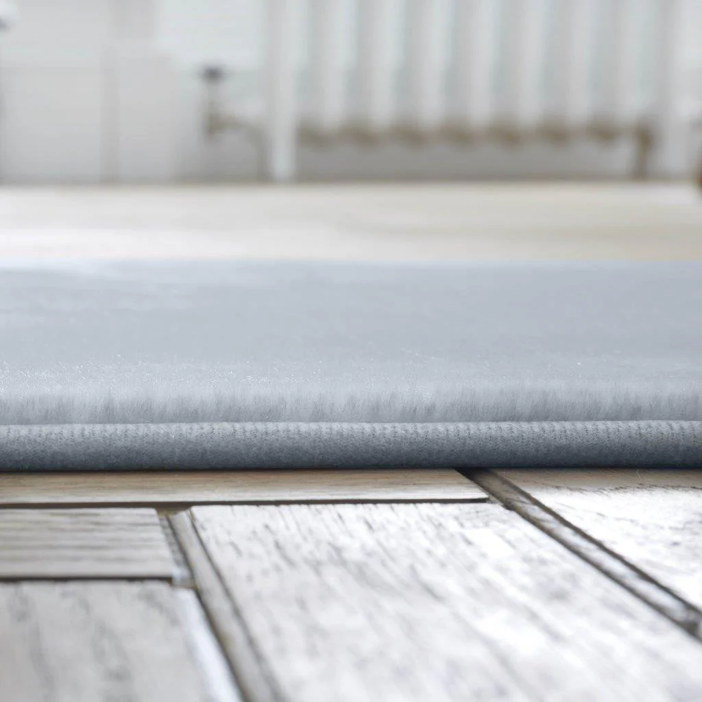 Velvet Touch Rug 60 x 110cm Silver - Image 4